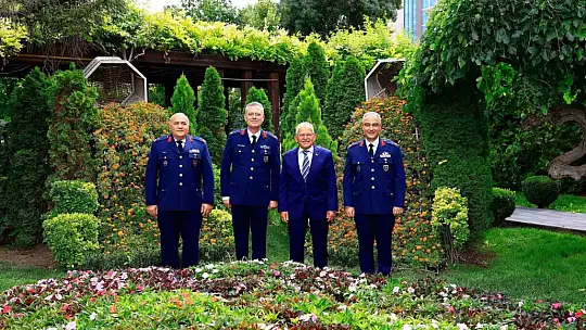 Başkan Büyükkılıç, Kayseri'nin yeni atanan komutanlarını ağırladı
