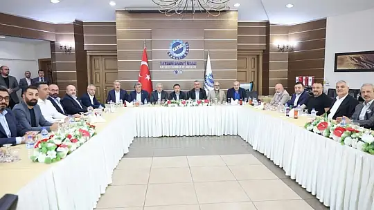 Başkan Büyükkılıç, Kayseri Sanayi Odası'nda istişare toplantısına katıldı