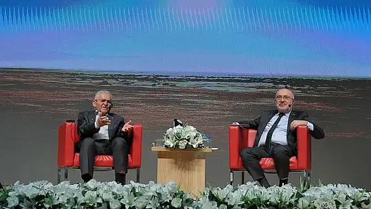 Başkan Büyükkılıç, Kayseri Üniversitesi'nde gençlerle buluştu