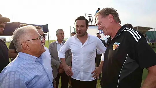 Başkan Büyükkılıç Kayserispor - Alanyaspor hazırlık maçını izledi