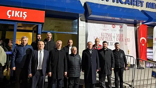 Başkan Büyükkılıç, Kutsal Emanetler Sergisi'nde Kayserililerle bir araya geldi