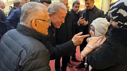 Başkan Büyükkılıç, Kutsal Emanetler Sergisi'nde Kayserililerle bir araya geldi