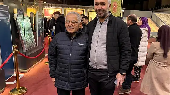 Başkan Büyükkılıç, Kutsal Emanetler Sergisi'nde Kayserililerle bir araya geldi