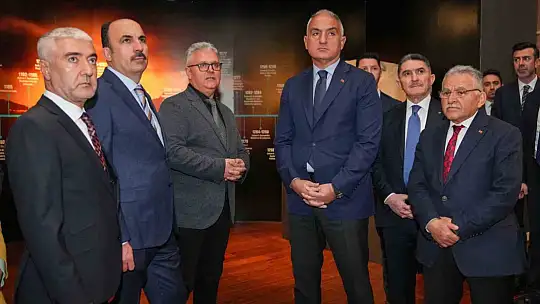 Başkan Büyükkılıç Millet Kütüphanesi'nde Anadolu Selçukluları Sergisi'nin açılışına katıldı