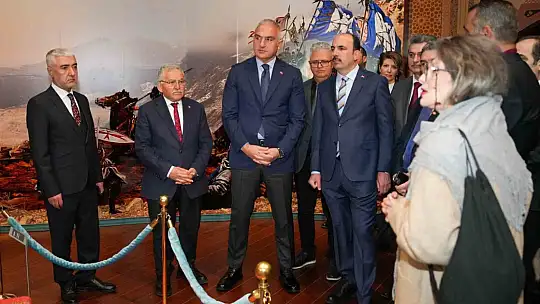 Başkan Büyükkılıç Millet Kütüphanesi'nde Anadolu Selçukluları Sergisi'nin açılışına katıldı