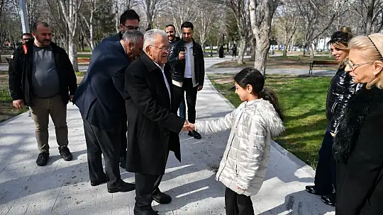 Başkan Büyükkılıç, Mimarsinan Parkı'nda vatandaşlar ve öğrencilerle bir araya geldi