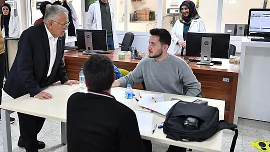 Başkan Büyükkılıç, Mimarsinan Parkı'nda vatandaşlar ve öğrencilerle bir araya geldi