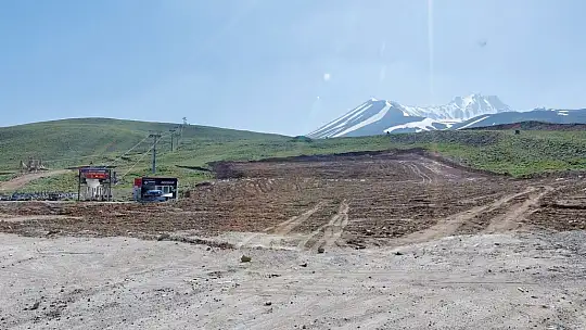 Başkan Büyükkılıç müjdeyi verdi: Erciyes'in Develi Kapısı'na yürüyen bant