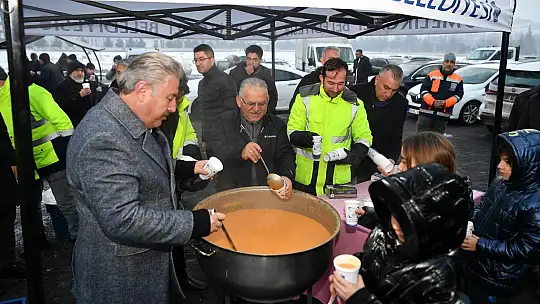 Başkan Büyükkılıç, sabah namazında vatandaşlarla buluştu