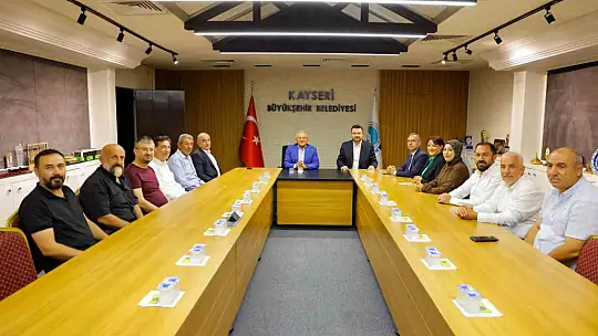 Başkan Büyükkılıç, şehrin farklı kesimlerinden konuklarını makamında ağırladı