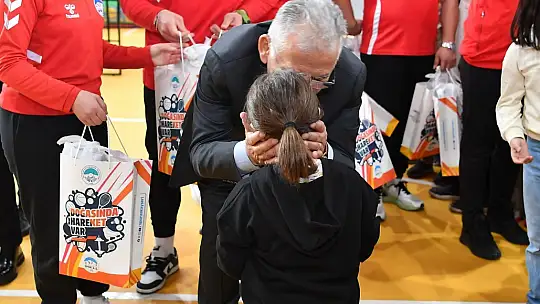 Başkan Büyükkılıç, Sevgi Evleri'nde düzenlenen bayramlaşmaya katıldı