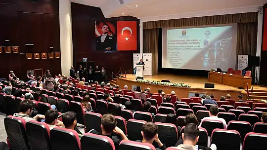 Başkan Büyükkılıç'tan 'yapay zekâ ve 'akıllı şehircilik' iş birliği çağrısı