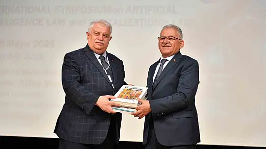 Başkan Büyükkılıç'tan 'yapay zekâ ve 'akıllı şehircilik' iş birliği çağrısı