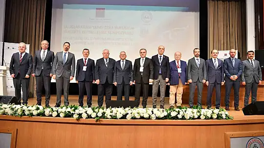 Başkan Büyükkılıç'tan 'yapay zekâ ve 'akıllı şehircilik' iş birliği çağrısı