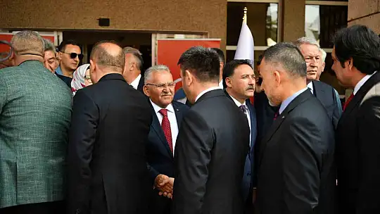 Başkan Büyükkılıç'tan anlamlı 'bayram' ziyaretleri