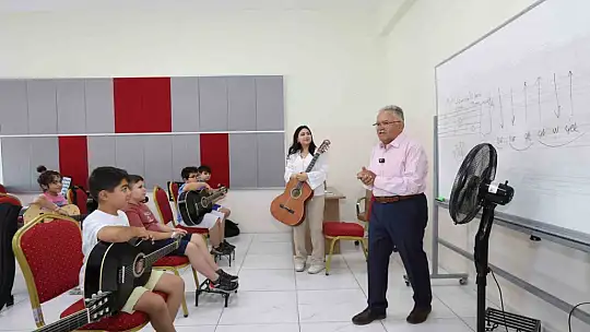 Başkan Büyükkılıç'tan büyükşehirin hizmet birimlerine ziyaret