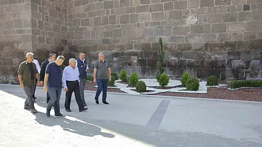 Başkan Büyükkılıç'tan Cumhuriyet Meydanı ve Yeraltı Çarşısı'ndaki yatırımlara yakın takip