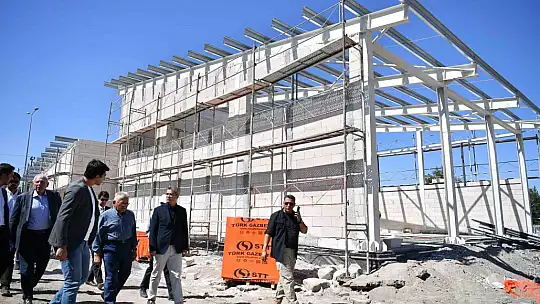 Başkan Büyükkılıç'tan Eğribucak'taki yeni itfaiye binasının inşaatına yerinde inceleme