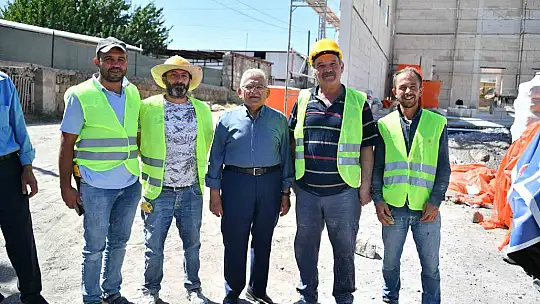 Başkan Büyükkılıç'tan Eğribucak'taki yeni itfaiye binasının inşaatına yerinde inceleme