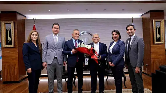 Başkan Büyükkılıç'tan güçlü 'dayanışma' mesajı
