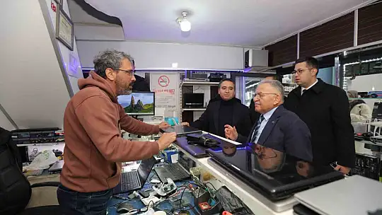 Başkan Büyükkılıç'tan Hunat Çarşısı esnafı ve vatandaşlarla samimi buluşma