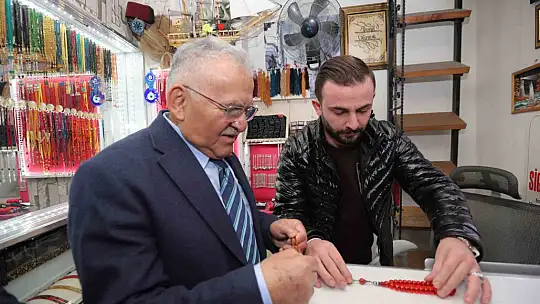 Başkan Büyükkılıç'tan Hunat Çarşısı esnafı ve vatandaşlarla samimi buluşma