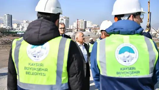 Başkan Büyükkılıç'tan Kartal Katlı Kavşağı'na yakın takip: 'Verimli bir şekilde çalışmalar sürüyor'
