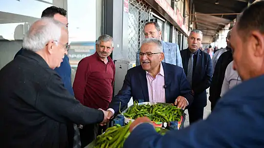 Başkan Büyükkılıç'tan Kayseri Halk Kompleksi'ne sabah ziyareti
