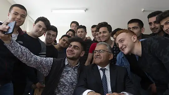 Başkan Büyükkılıç'tan LGS öncesi moral ve destek: 631 öğrenciye ücretsiz kurs