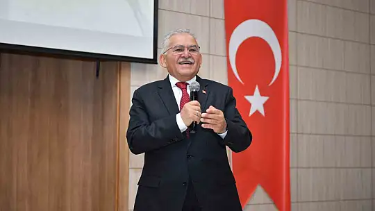 Başkan Büyükkılıç'tan lise öğrencilerine 'kariyer' ve 'gelecek' tavsiyeleri