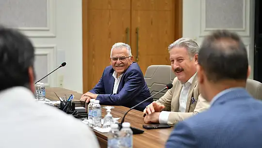 Başkan Büyükkılıç'tan Melikgazi'de 'Yatırım Değerlendirme Toplantısı'