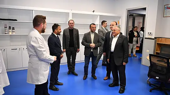 Başkan Büyükkılıç'tan Nörolog Canpolat ile Engelsiz Yaşam Merkezi'ne ziyaret