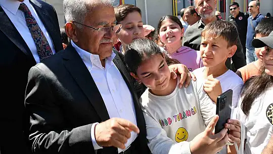 Başkan Büyükkılıç'tan okullardaki bahar coşkusuna yakın ilgi