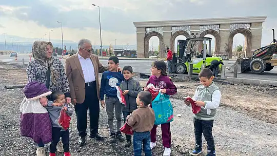 Başkan Büyükkılıç'tan Talas Bulvarı üzerindeki kavşak düzenleme ve deplase çalışmalarında pazar mesaisi