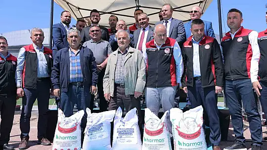 Başkan Büyükkılıç'tan üreticilere dev tohum desteği: 6 yılda 3 bin 992 ton tohum dağıtıldı