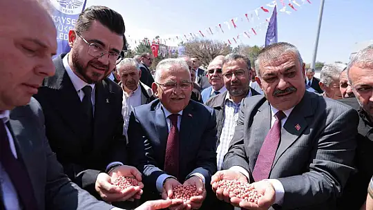 Başkan Büyükkılıç'tan üreticilere dev tohum desteği: 6 yılda 3 bin 992 ton tohum dağıtıldı