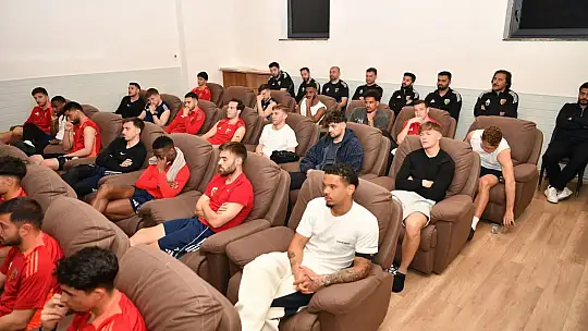 Başkan Büyükkılıç'tan zorlu maç öncesi Kayserispor'a 'moral' ziyareti