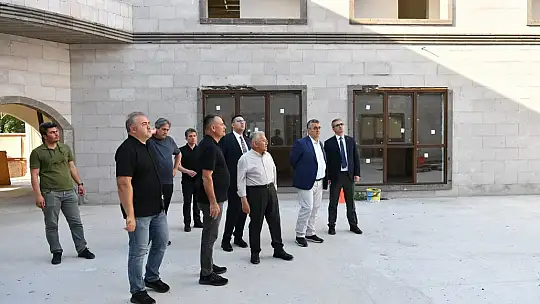 Başkan Büyükkılıç, Tarihi Kayseri Mahallesi'nde 3. etap çalışmalarını yerinde inceledi