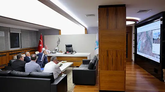 Başkan Büyükkılıç, TCDD Genel Müdürü Kurt'u makamında konuk etti