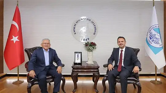 Başkan Büyükkılıç, TCDD Genel Müdürü Kurt'u makamında konuk etti