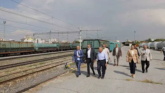 Başkan Büyükkılıç, TCDD Genel Müdürü Kurt ile Kayseri'nin ulaşımını görüştü