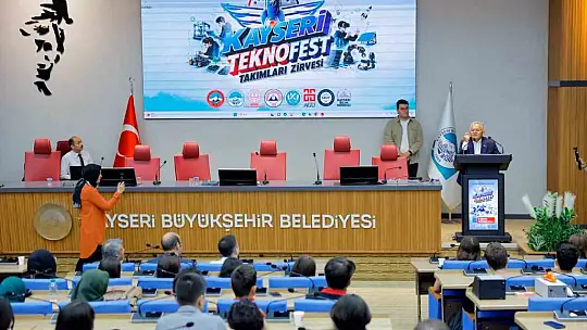 Başkan Büyükkılıç, TEKNOFEST gençliğiyle buluştu: 'Kayseri'yi bilim ve teknolojinin merkezi yapacağız'