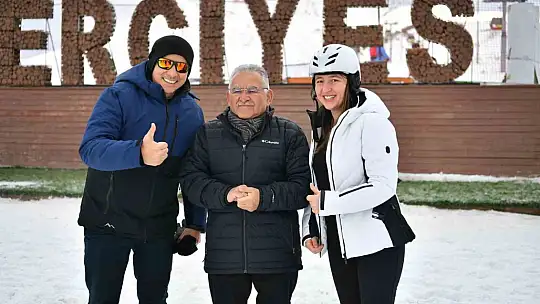 Başkan Büyükkılıç, turistlerle dolup taşan Erciyes'i ziyaret etti