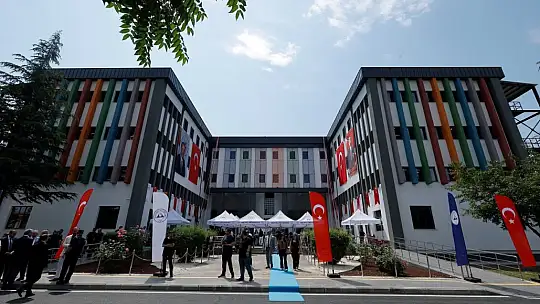 Başkan Büyükkılıç, yenilenen Kadir Has Merkez Kütüphanesi'nin açılışını yaptı