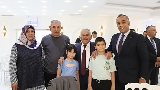 Başkan Büyükkılıç, yetim ve özel çocuklarla buluştu