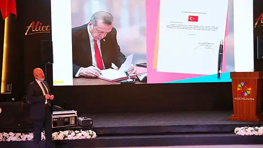 Başkan Çolakbayrakdar: '7 bin 562 sosyal konut şehrimize ve tüm hemşehrilerime hayırlı olsun'