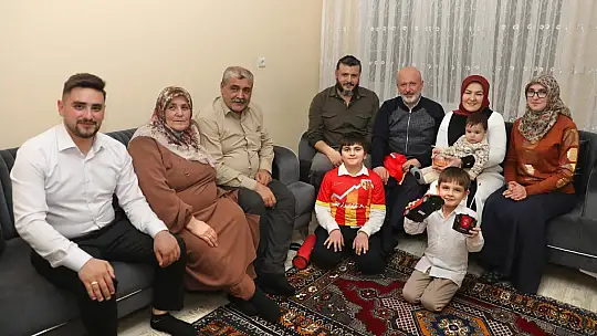 Başkan Çolakbayrakdar: 'Aile, toplumun kalbi ve geleceğin en güçlü teminatıdır'