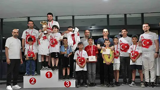Başkan Çolakbayrakdar: 'Aileyi güçlendiren her adımın yanında olmaya devam edeceğiz'