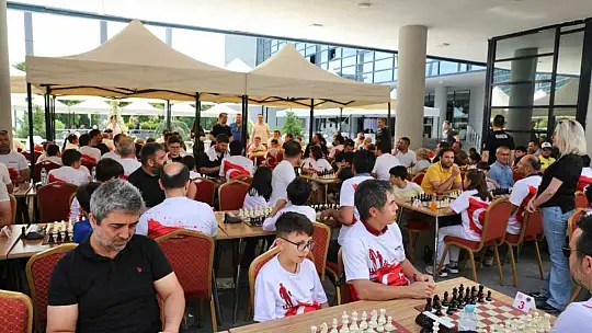 Başkan Çolakbayrakdar: 'Aileyi güçlendiren her adımın yanında olmaya devam edeceğiz'