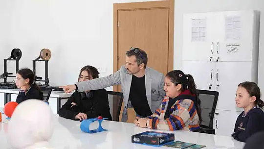 Başkan Çolakbayrakdar, 'Bilim ve teknolojiyle güçlü Türkiye'yi inşa ediyoruz'